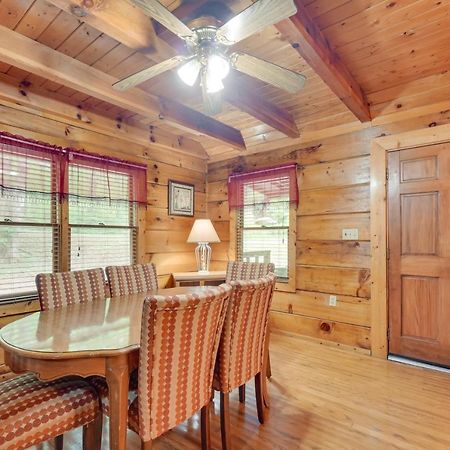Cabin With Hot Tub About 6 Mi To Downtown Gatlinburg! エクステリア 写真