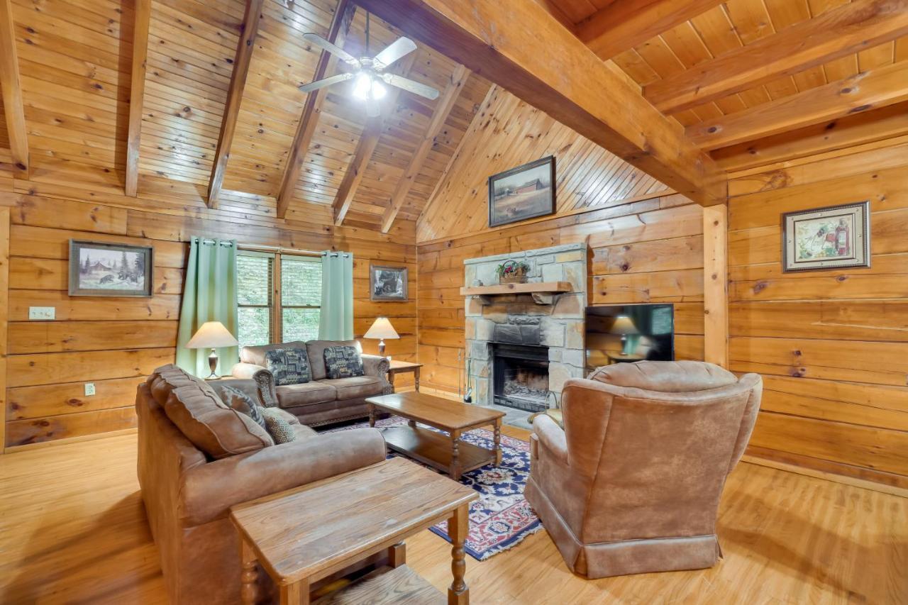 Cabin With Hot Tub About 6 Mi To Downtown Gatlinburg! エクステリア 写真