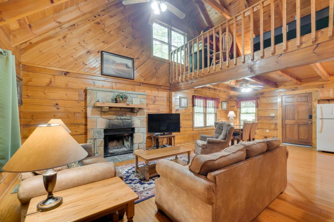 Cabin With Hot Tub About 6 Mi To Downtown Gatlinburg! エクステリア 写真