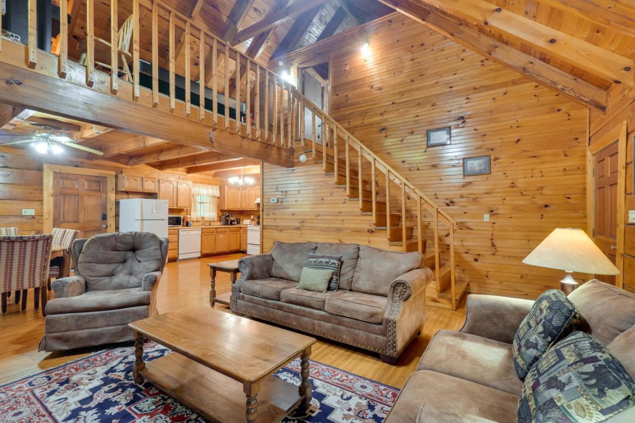 Cabin With Hot Tub About 6 Mi To Downtown Gatlinburg! エクステリア 写真