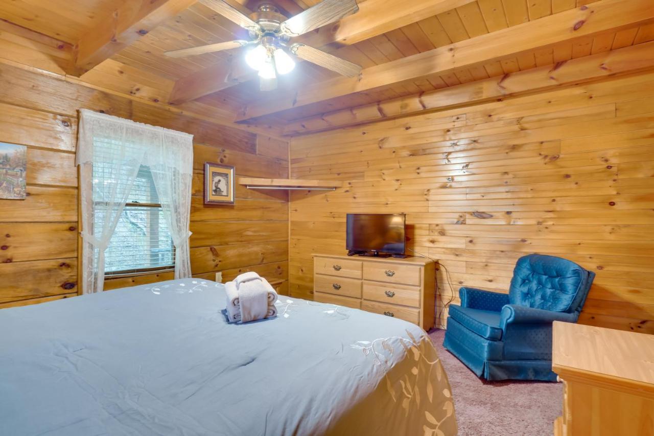 Cabin With Hot Tub About 6 Mi To Downtown Gatlinburg! エクステリア 写真