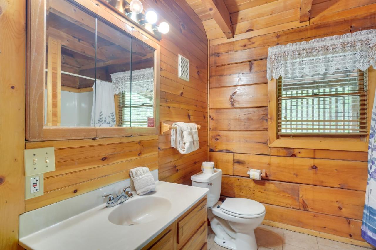 Cabin With Hot Tub About 6 Mi To Downtown Gatlinburg! エクステリア 写真